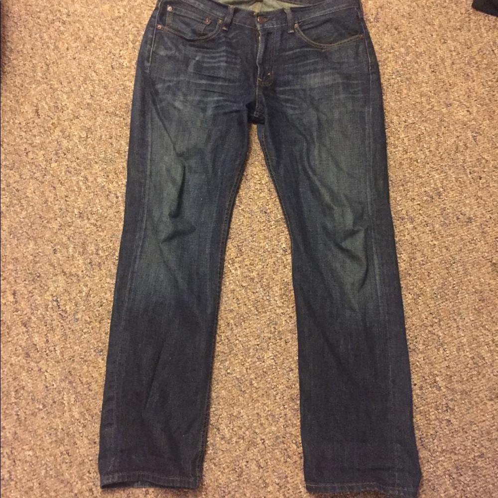 Levi 34 32 dark wash jeans